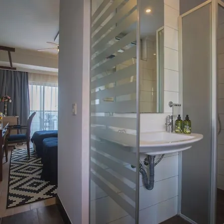 Hotell Anjeliq House 3*